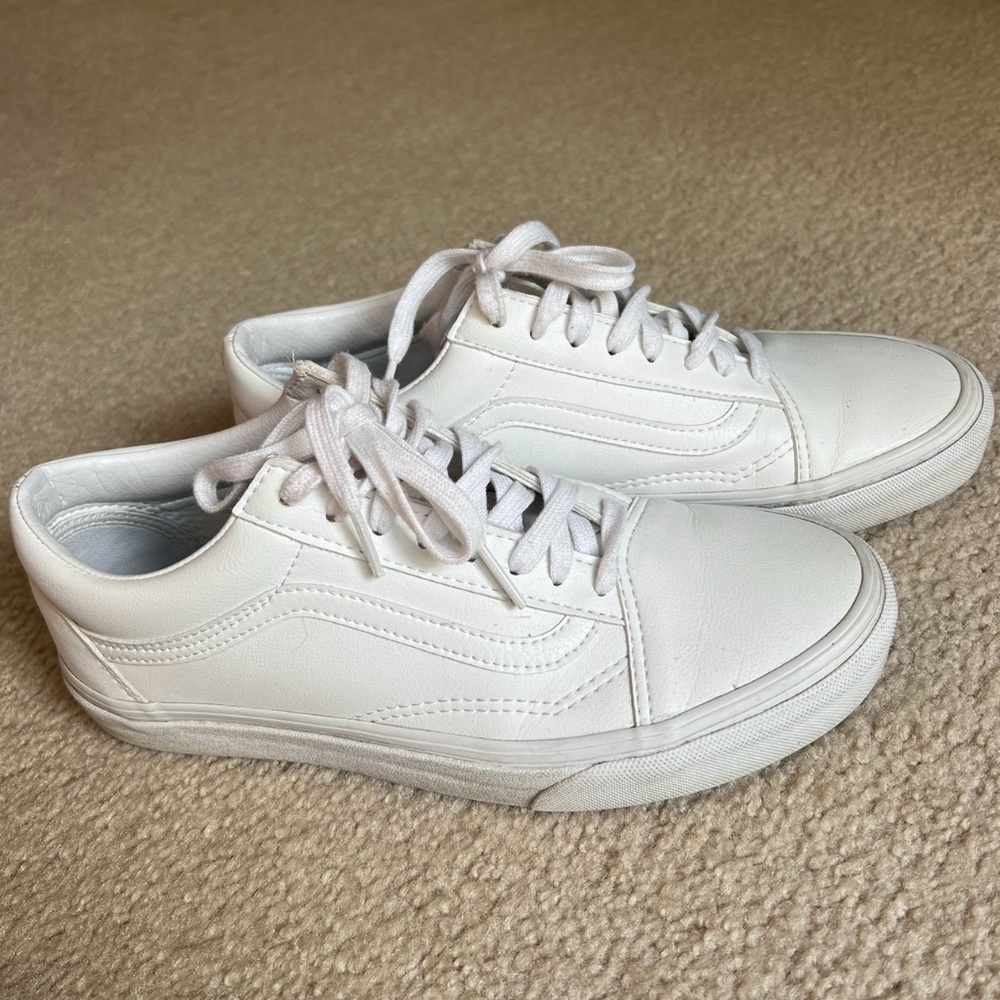 Women’s White Sneaker